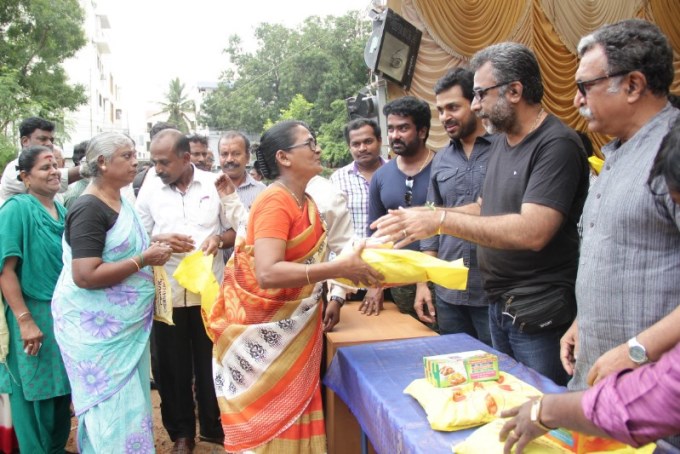 Nadigar Sangam Diwali gift distributed by Nassar, Vishal, Karthi and Ponvannan in Chennai. Nadigar Sangam,Nadigar Sangam Diwali gift,Nassar,Karthi,Ponvannan,Nadigar Sangam Diwali Gift Distribution,Vishal