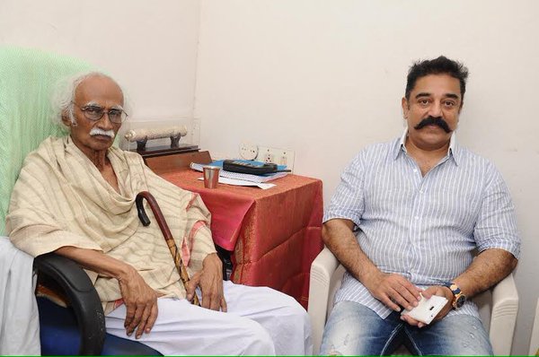 Actor-filmmaker Kamal Haasan, who turned 61 on Saturday, visited popular Tamil writer Ki. Rajanarayanan and honored him. Kamal Haasan,Kamal Haasan meets Rajanarayanan,Kamal Haasan meets writer Rajanarayanan,actor Kamal Haasan,south indian actor Kamal Haasan,writer Ki. Rajanarayanan,Rajanarayanan