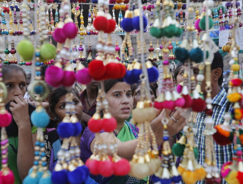 Diwali is lighting up not in just India, but almost the entire world. Here are some photos across the World. Diwali 2015,happy Diwali,diwali celebration,Diwali celebration across india,Diwali celebration across world