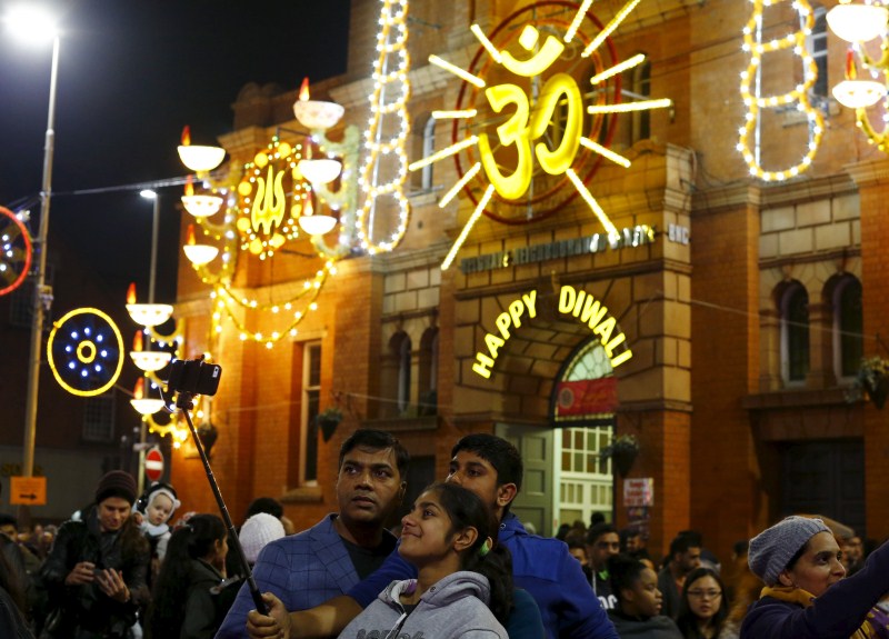 Diwali is lighting up not in just India, but almost the entire world. Here are some photos across the World. Diwali 2015,happy Diwali,diwali celebration,Diwali celebration across india,Diwali celebration across world