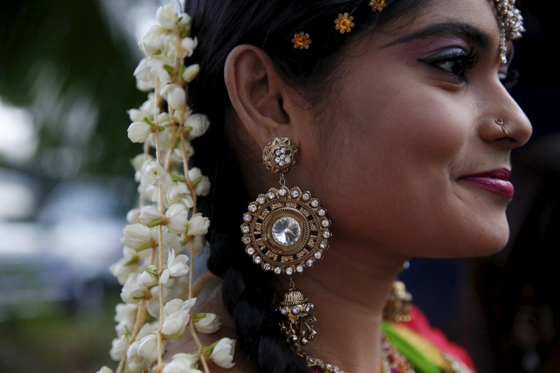 Diwali is lighting up not in just India, but almost the entire world. Here are some photos across the World. Diwali 2015,happy Diwali,diwali celebration,Diwali celebration across india,Diwali celebration across world