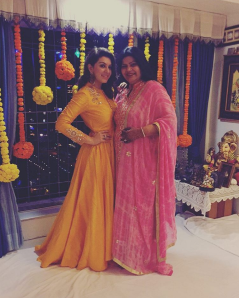 Hansika Motwani celebrates Diwali - the festival of lights with her family. Hansika Motwani,Hansika Motwani diwali,celebrity diwali,hansika celebrates diwali,happy diwali