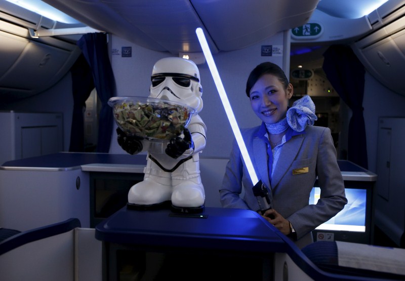 The Star Wars themed All Nippon Airways ANA R2D2 Boeing 787 Dreamliner aircraft makes it first Asian stop outside Japan. Star Wars on ANA plane,Star Wars,ANA plane,Nippon Airways,ANA R2D2 Boeing,R2D2,Star Wars themed