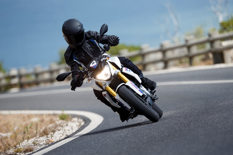 The first offspring from the BMW Motorrad-TVS Motor Company, the G 310 R naked street bike, has been unveiled. BMW-TVS,TVS BMW G 310 R,TVS BMW Motor cycle,TVS-BMW G 310 R pictures,BMW G 310 R details,BMW TVS 300cc bike,New BMW bike,bmw tvs upcoming bikes,tvs bmw bike price in india,tvs bmw bike news