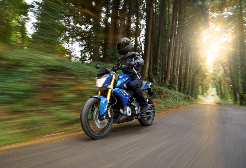 The first offspring from the BMW Motorrad-TVS Motor Company, the G 310 R naked street bike, has been unveiled. BMW-TVS,TVS BMW G 310 R,TVS BMW Motor cycle,TVS-BMW G 310 R pictures,BMW G 310 R details,BMW TVS 300cc bike,New BMW bike,bmw tvs upcoming bikes,tvs bmw bike price in india,tvs bmw bike news
