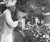 Happy Birthday Jawaharlal Nehru: Best quotes, messages, greetings for Children's Day 2015