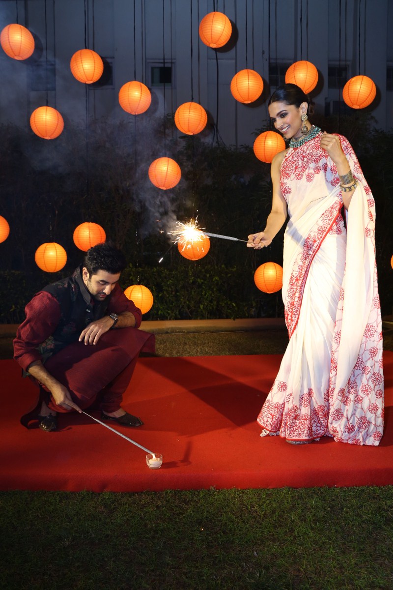 The Tamasha pair, Ranbir-Deepika reached Delhi on 10 November to celebrate the festival of lights. Ranbir Kapoor and Deepika Padukone,Ranbir Kapoor and Deepika Padukone celebrated Diwali,Ranbir Kapoor celebrate Diwali,Deepika Padukone celebrate Diwali,Ranbir-Deepika,Tamasha