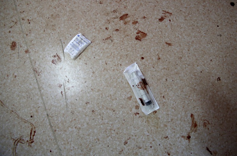 Israeli undercover forces raided a West Bank hospital, shooting dead a Palestinian during an attempt to detain another man suspected of carrying out a stabbing. Israeli forces raid hospital,alestinian protester,Palestinian Dies as Undercover Israelis Raid a Hospital,Undercover Israelis Raid a Hospital,Israeli undercover forces,Palestinian Territories,Palestinian Territories attack,Palestinian attack