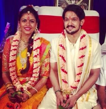 South Indian actor Nakul engaged to Sruti Bhaskar.