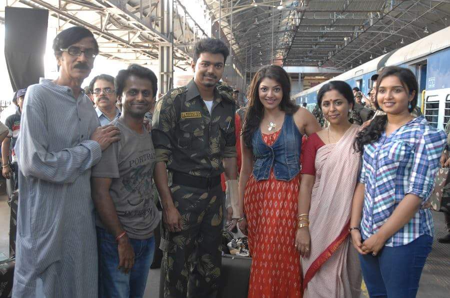 Ilayathalapathy Vijay's Thuppakki film released worldwide on 13 November and now it is celebrating its 3rd year. In twitter the tag #3YearsOfThunderingThupakki is trending worldwide. Ilayathalapathy Vijay,Vijay,Vijay's Thuppakki completes Three Years,Thuppakki Three Years,actor Vijay,AR Murugadoss,Kajal Agarwal,#3YearsOfThunderingThupakki