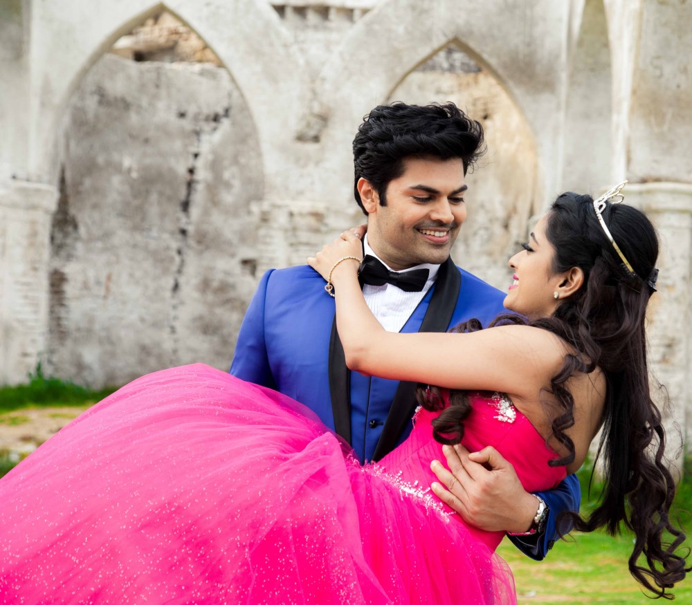 Tamil Actor Ganesh Venkatraman and TV actress, anchor Nisha Krishnan, who got engaged earlier are all set to tie the knot on 22 November in Chennai. Ganesh Venkatraman,Nisha Krishnan,Ganesh Venkatraman and Nisha Krishnan Pre-Wedding Photoshoot,Ganesh Venkatraman and Nisha Krishnan Wedding Photoshoot,Ganesh Venkatraman Pre-Wedding Photoshoot,Nisha Krishnan Pre-Wedding Photoshoot