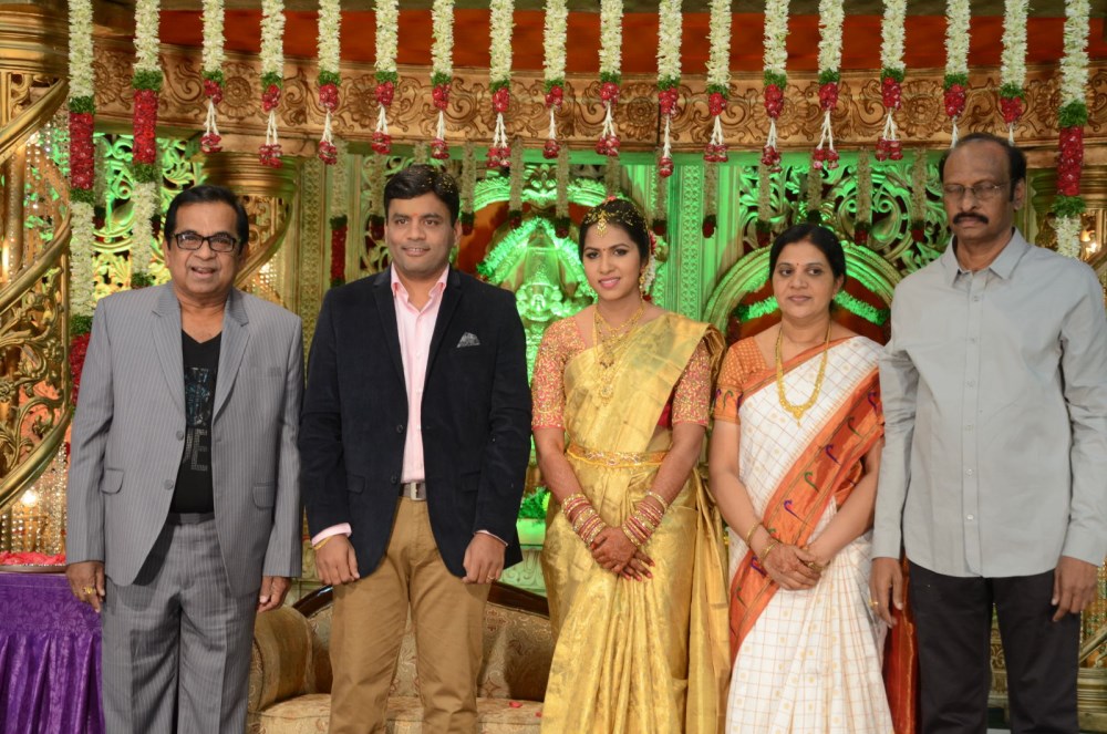 Bhanodaye (Daughter of Director Siva Nageswara Rao) Wedding Reception held on 15 November in Hyderabad. SS Rajamouli, Rajendra Prasad, Gopichand, Anjali, Brahmanandam, Posani Krishna Murali, Jayasudha, Saikumar and others graced the event. Siva Nageswara Rao Daughter Wedding Reception,SS Rajamouli,Rajendra Prasad,Gopichand,Anjali,Brahmanandam,Posani Krishna Murali,Jayasudha,Saikumar,Siva Nageswara Rao Daughter Wedding,Siva Nageswara Rao Daughter Wedding Reception pics,Siva Nageswara Rao Dau