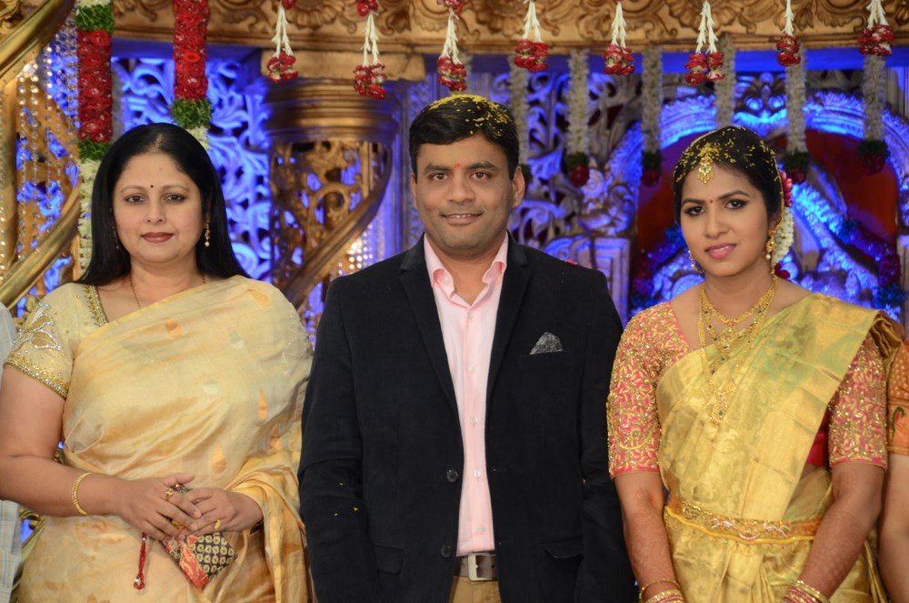 Bhanodaye (Daughter of Director Siva Nageswara Rao) Wedding Reception held on 15 November in Hyderabad. SS Rajamouli, Rajendra Prasad, Gopichand, Anjali, Brahmanandam, Posani Krishna Murali, Jayasudha, Saikumar and others graced the event. Siva Nageswara Rao Daughter Wedding Reception,SS Rajamouli,Rajendra Prasad,Gopichand,Anjali,Brahmanandam,Posani Krishna Murali,Jayasudha,Saikumar,Siva Nageswara Rao Daughter Wedding,Siva Nageswara Rao Daughter Wedding Reception pics,Siva Nageswara Rao Dau