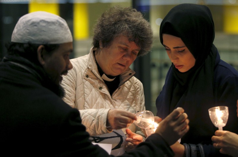 Photos from around the world as the international community shows support for the victims of the Paris terror attacks. World reacts to Paris attacks,Paris attacks,Paris attacks 2015,ISIS Paris Attacks,Paris terror attacks,Paris terror attacks 2015
