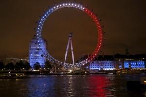 Paris Attack,World Honours The City of Lights,The City of Lights,buildings light,French flag