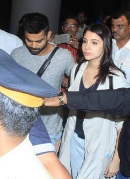 Virat Kohli and Anuskha Sharma spotted in Mumbai