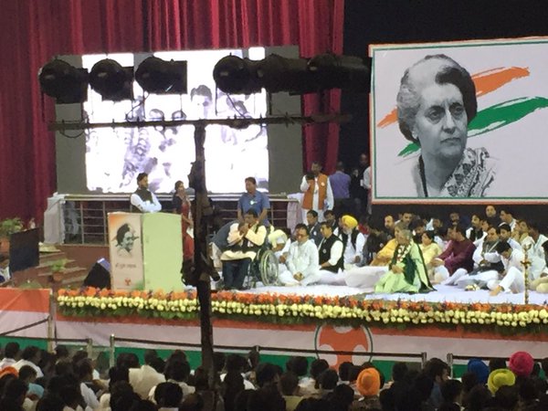 Former Prime Manmohan Singh paid tribute to Indira Gandhi, the first female Prime Minister of India, on her birth anniversary. Manmohan Singh,Indira Gandhi,Indira Gandhi birthday,Indira Gandhi birth anniversary,Manmohan Singh pays tribute to Indira Gandhi,first female Prime Minister of India