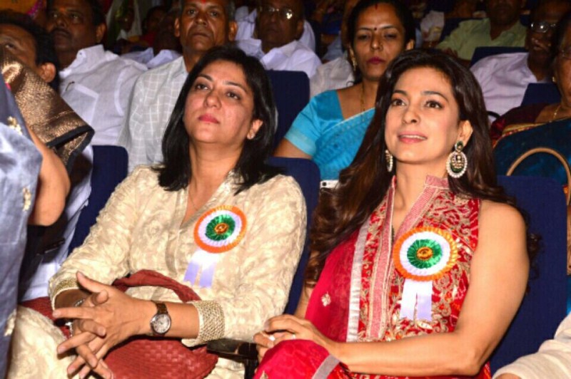Bollywood Actress Juhi Chawla received the Indira Gandhi Memorial Award for social awareness. Juhi Chawla,Juhi Chawla receives 'Indira Gandhi Memorial Award',Indira Gandhi Memorial Award,Indira Gandhi Award,actress Juhi Chawla,Juhi