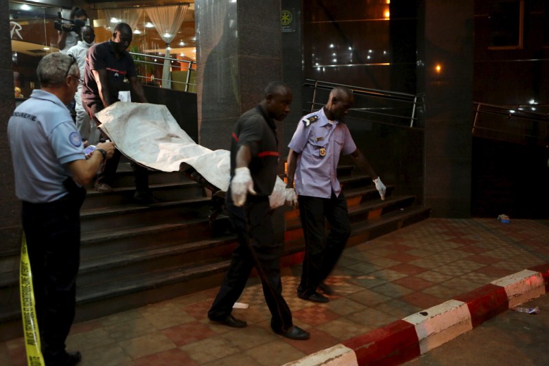 Gunmen attacked a luxury hotel popular with foreigners in Mali's capital Bamako, taking 170 people hostage. Gunmen attack in Mali,Gunmen attack,Mali Gunmen attack,Bamako,Bamako Gunmen attack,hostage,170 people hostage