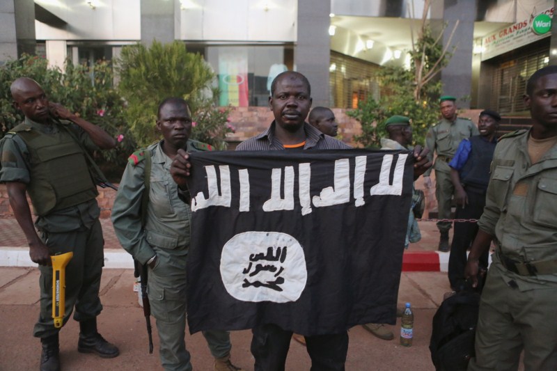 Gunmen attacked a luxury hotel popular with foreigners in Mali's capital Bamako, taking 170 people hostage. Gunmen attack in Mali,Gunmen attack,Mali Gunmen attack,Bamako,Bamako Gunmen attack,hostage,170 people hostage