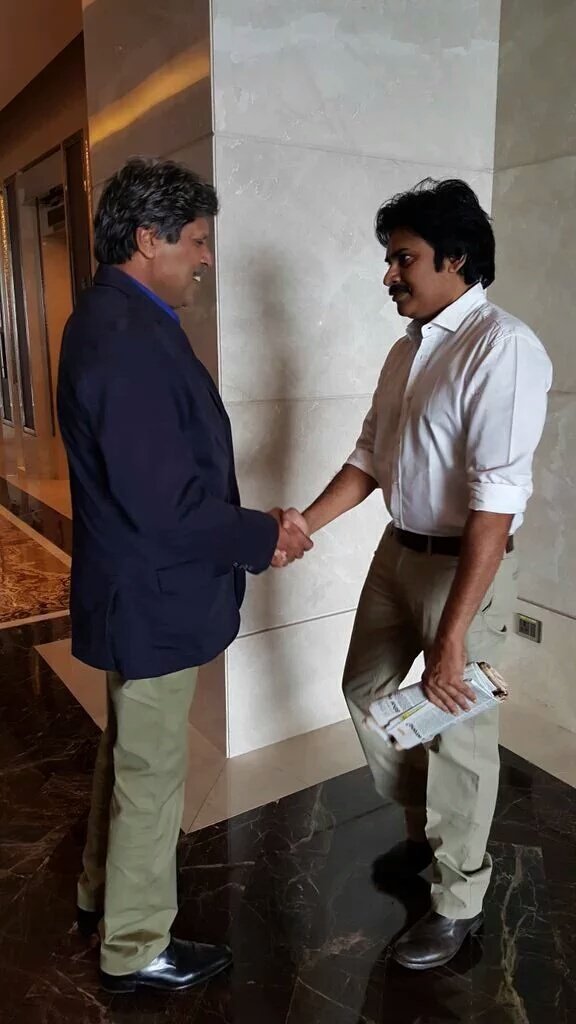 Power Star Pawan Kalyan meets Kapil Dev. Pawan Kalyan,Pawan Kalyan meets Kapil Dev,Kapil Dev,Pawan Kalyan latest pics,Pawan Kalyan latest images,Pawan Kalyan latest photos,Pawan Kalyan latest pictures