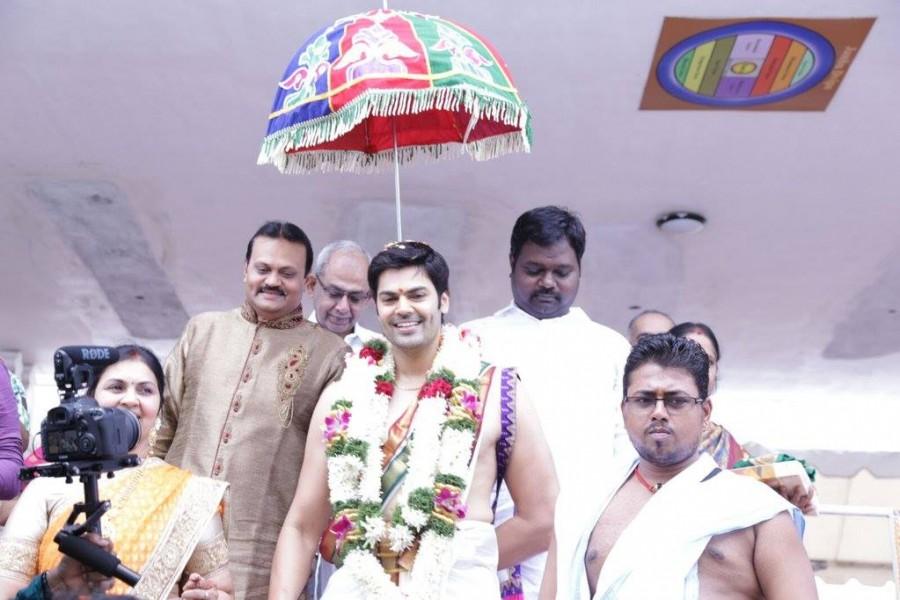 Ganesh Venkatraman and Nisha Krishnan wedding pictures. Ganesh Venkatraman,Ganesh Venkatraman wedding,Ganesh Venkatraman and Nisha Krishnan,Ganesh Venkatraman marriage pics,Ganesh Venkatraman marriage