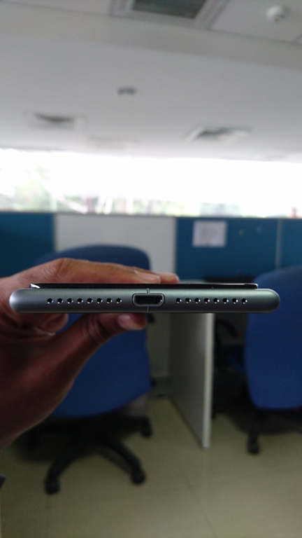 Obi is expected to launch its affordable Worldphone SF1 in India this month and here are some photos that offer a closer look at the device ahead of its official launch. Obi Worldphone SF1 first impression,Obi Worldphone SF1 unbox,Obi Worldphone SF1 india,Obi Worldphone SF1 release date in india,Obi Worldphone SF1 launch,Obi Worldphone SF1 price,Obi Worldphone SF1 features,Obi Worldphone SF1 design,Obi Worldphone SF1 phot