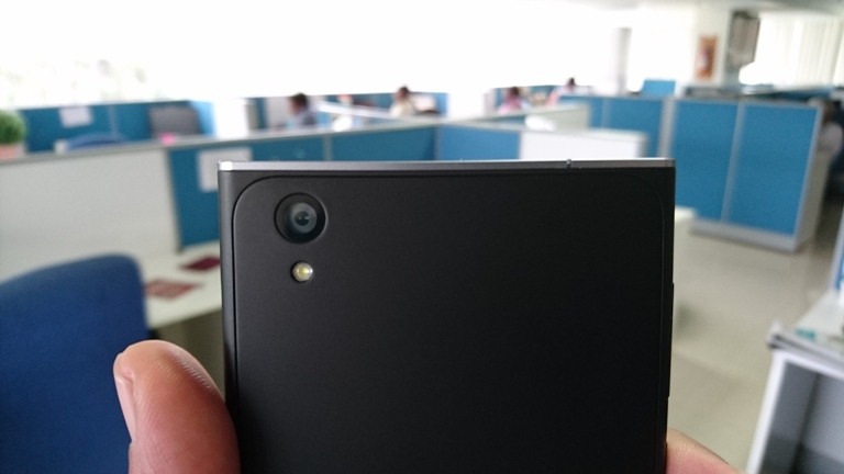 Obi is expected to launch its affordable Worldphone SF1 in India this month and here are some photos that offer a closer look at the device ahead of its official launch. Obi Worldphone SF1 first impression,Obi Worldphone SF1 unbox,Obi Worldphone SF1 india,Obi Worldphone SF1 release date in india,Obi Worldphone SF1 launch,Obi Worldphone SF1 price,Obi Worldphone SF1 features,Obi Worldphone SF1 design,Obi Worldphone SF1 phot