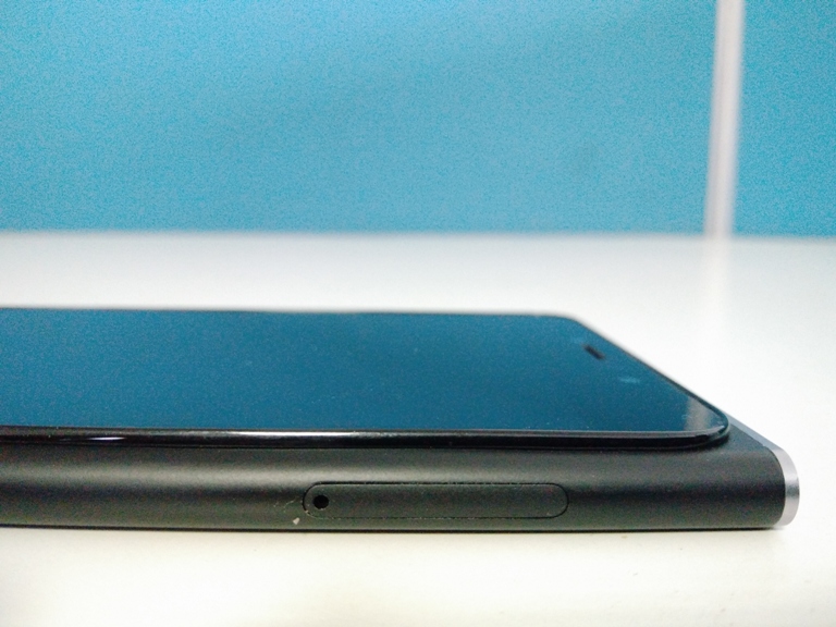Obi is expected to launch its affordable Worldphone SF1 in India this month and here are some photos that offer a closer look at the device ahead of its official launch. Obi Worldphone SF1 first impression,Obi Worldphone SF1 unbox,Obi Worldphone SF1 india,Obi Worldphone SF1 release date in india,Obi Worldphone SF1 launch,Obi Worldphone SF1 price,Obi Worldphone SF1 features,Obi Worldphone SF1 design,Obi Worldphone SF1 phot