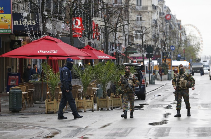 Brussels Terror Alert Soldiers Patrolled Streets Schools And Shops   Belgian Soldiers Police Officer Patrol Central Brussels After Security Was Tightened Belgium 