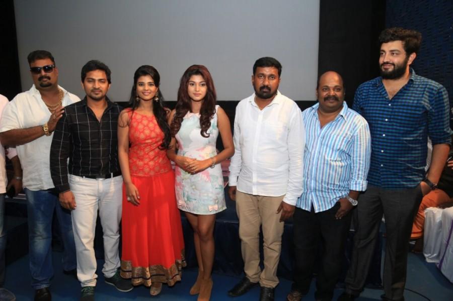 Tamil film Hello Naan Pei Pesuren Audio Launch event held at Chennai. Actor Vaibhav Reddy, Actress Oviya, Aishwarya Rajesh, director Sundar C, VTV Ganesh, Thalapathy Dinesh, Siddharth Vipin, Yogi Babu, S Baskar, Singampuli and others graced the event Hello Naan Pei Pesuren Audio Launch,Hello Naan Pei Pesuren,Vaibhav Reddy,Oviya,Aishwarya Rajesh,Sundar C,VTV Ganesh,Thalapathy Dinesh,Siddharth Vipin,Hello Naan Pei Pesuren Audio Launch pics,Hello Naan Pei Pesuren Audio Launch images,Hello Naan Pei Pesure