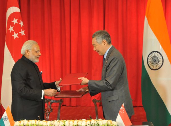 Ndia and Singapore signed a joint declaration on strategic partnership and nine bilateral accords on Tuesday (24 November), the second day of Prime Minister Narendra Modi's visit to this city state. India,Singapore,modi,Modi in Singapore,Prime Minister Narendra Modi,Narendra Modi,Modi,Singapore President Tony Tan Keng Yam,Emeritus Senior Minister Goh Chok Tong,Tony Tan Keng Yam,Goh Chok Tong