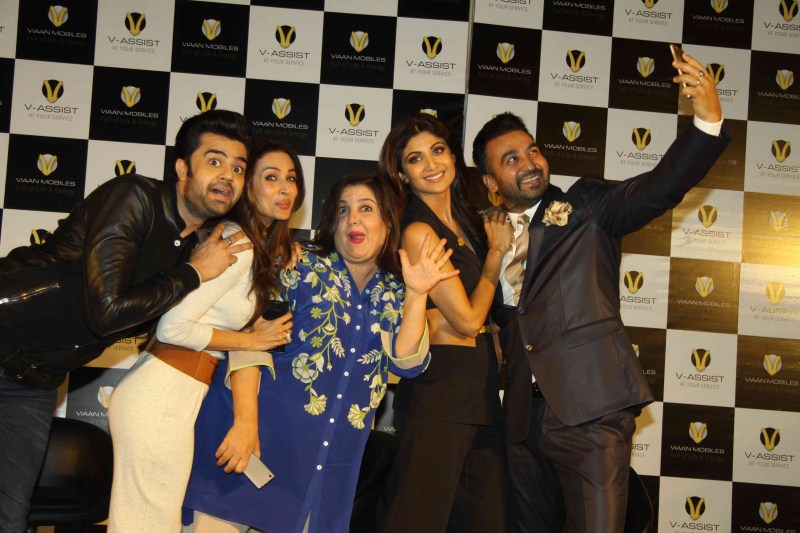 Ollywood actress Shilpa Shetty and her businessman husband Raj Kundra launched Viaan Mobiles on Wednesday. Shilpa Shetty,Raj Kundra,Shilpa Shetty,Raj Kundra launch Viaan Mobiles,Viaan Mobiles,Viaan Mobile,Malaika Arora Khan,Farah Khan,Manish Paul,Jeetendra