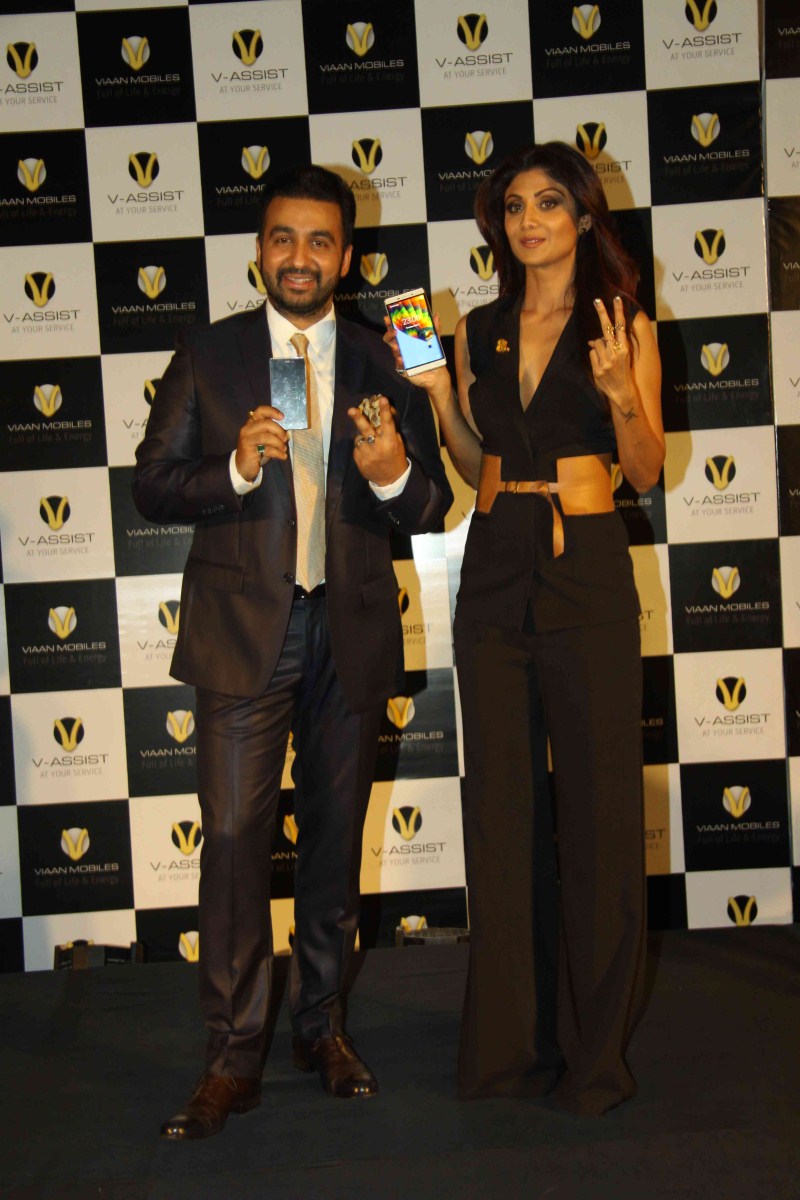 Ollywood actress Shilpa Shetty and her businessman husband Raj Kundra launched Viaan Mobiles on Wednesday. Shilpa Shetty,Raj Kundra,Shilpa Shetty,Raj Kundra launch Viaan Mobiles,Viaan Mobiles,Viaan Mobile,Malaika Arora Khan,Farah Khan,Manish Paul,Jeetendra