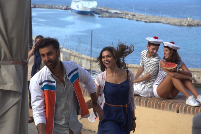 Here we give you Top 5 reasons to watch the Imtiaz Ranbir Kapoor-Deepika Padukone's 'Tamasha' movie. Tamasha review,Tamasha,bollywood movie Tamasha,Ranbir Kapoor-Deepika Padukone,Ranbir Kapoor,Deepika Padukone,Tamasha box office,Tamasha box office collection
