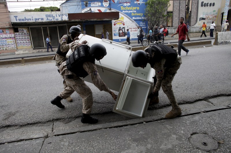 Violent protests erupt in Haiti following official results of last month's election. Protests over election results in Haiti turn violent,Protests in Haiti,Protests over election results,Haiti turn violent,Violent protests