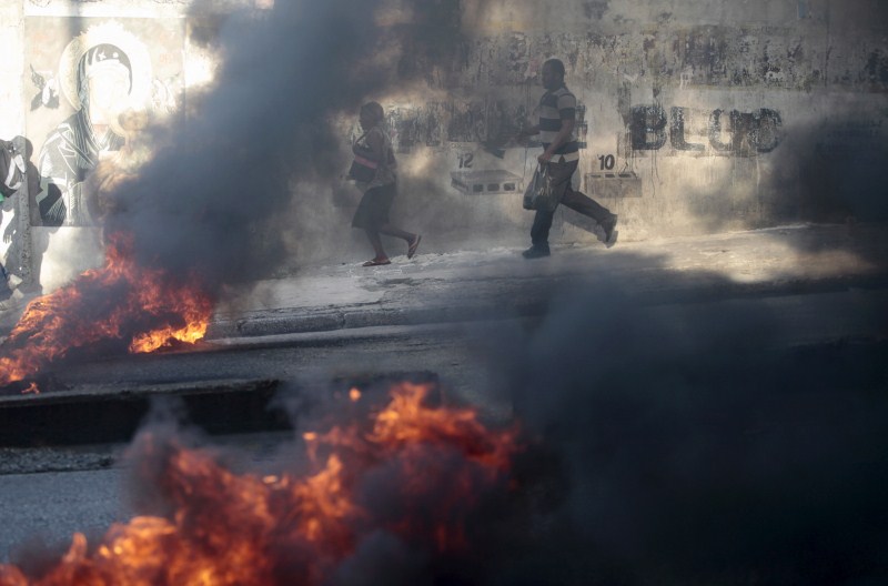Violent protests erupt in Haiti following official results of last month's election. Protests over election results in Haiti turn violent,Protests in Haiti,Protests over election results,Haiti turn violent,Violent protests
