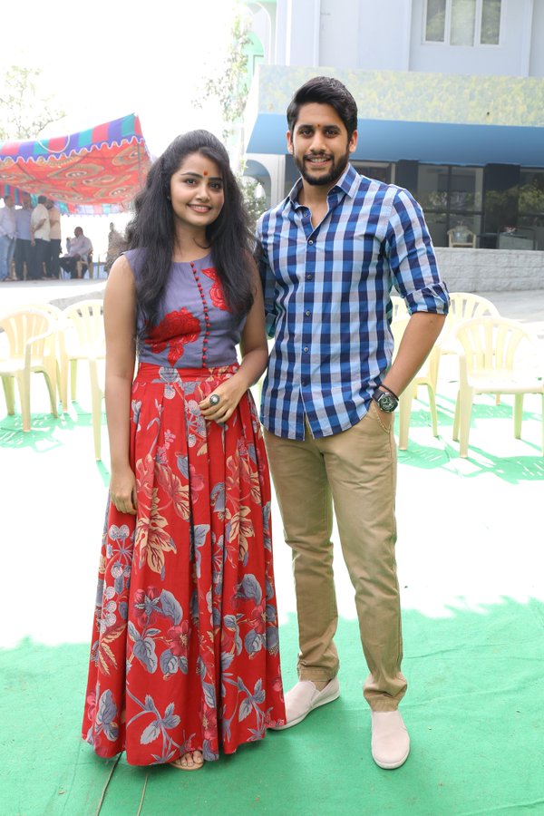 Naga Chaitanya and Shruti Haasan's Premam remake launched officially today (28 November) at Ramanaidu Studios. Actor Akhil Akkineni, Naga Chaitanya Anupama Parameswaran and Suresh Babu graced the event. Premam,Premam remake launched,Naga Chaitanya,Shruti Haasan,Akhil Akkineni