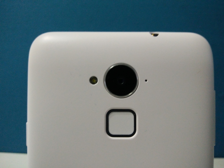 Coolpad Note 3 is one of the most in-demand handsets in the sub-Rs. 10,000 range. It offers a lot for price, such as fingerprint scanner, 3,000mAh battery, 3GB RAM, 13MP camera and more. Coolpad Note 3 first look,Coolpad Note 3 review,Coolpad Note 3 unboxing,why buy Coolpad Note 3,should i buy Coolpad Note 3,Coolpad Note 3 photos,Coolpad Note 3 images,Coolpad Note 3 real images,Coolpad Note 3 photo review,Coolpad Note 3 close look,Coolpad