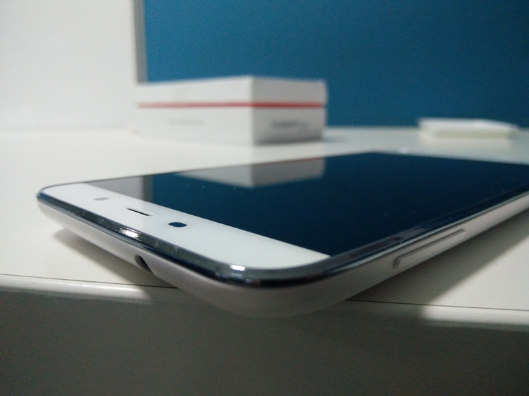 Coolpad Note 3 is one of the most in-demand handsets in the sub-Rs. 10,000 range. It offers a lot for price, such as fingerprint scanner, 3,000mAh battery, 3GB RAM, 13MP camera and more. Coolpad Note 3 first look,Coolpad Note 3 review,Coolpad Note 3 unboxing,why buy Coolpad Note 3,should i buy Coolpad Note 3,Coolpad Note 3 photos,Coolpad Note 3 images,Coolpad Note 3 real images,Coolpad Note 3 photo review,Coolpad Note 3 close look,Coolpad