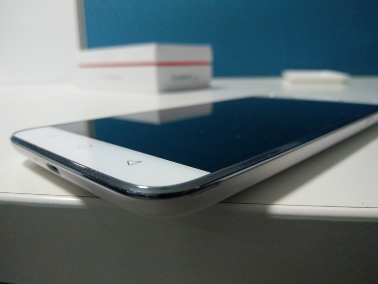Coolpad Note 3 is one of the most in-demand handsets in the sub-Rs. 10,000 range. It offers a lot for price, such as fingerprint scanner, 3,000mAh battery, 3GB RAM, 13MP camera and more. Coolpad Note 3 first look,Coolpad Note 3 review,Coolpad Note 3 unboxing,why buy Coolpad Note 3,should i buy Coolpad Note 3,Coolpad Note 3 photos,Coolpad Note 3 images,Coolpad Note 3 real images,Coolpad Note 3 photo review,Coolpad Note 3 close look,Coolpad