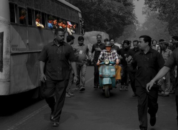 On Saturday morning (28 November) Megastar Amitabh Bachchan was back on the road here, this time he rides scooter for Ribhu Dasgupta's Amitabh Bachchan,Amitabh Bachchan rides scooter,Te3N,Amitabh Bachchan in Te3N,actor Amitabh Bachchan,Amitabh Bachchan new movie,Amitabh Bachchan new pics,Amitabh Bachchan new images,Amitabh Bachchan new photos,Amitabh Bachchan stills