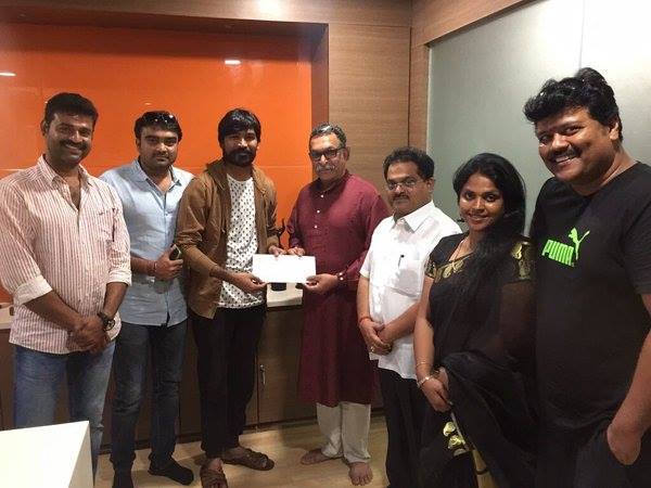 Kollywood stars like Suriya, Dhanush, Sivakarthikeyan and others donated huge amounts to Chennai Flood victims. Surya,Dhanush,Sivakarthikeyan,Chennai flood,Chennai Flood victims,Surya donates for Chennai flood,Dhanush donates for Chennai flood,Sivakarthikeyan donates for Chennai flood
