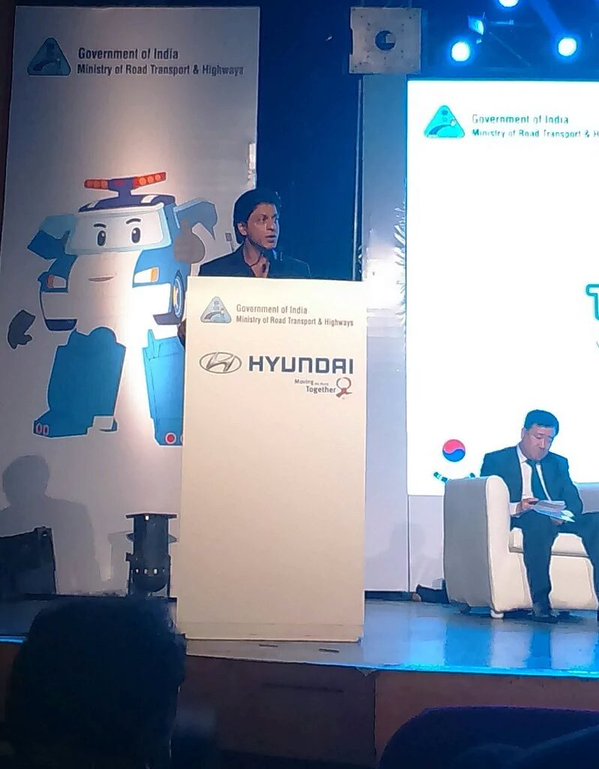 Bollywood superstar Shah Rukh Khan on Monday launched an initiative 'Safe Move - Traffic Safety Campaign' to promote the practice of road and traffic safety habits among children. Shahrukh Khan,Shahrukh Khan launches traffic safety campaign,Safe Move - Traffic Safety Campaign,Traffic Safety Campaign,Safe Move,SRK,Hyundai Motor