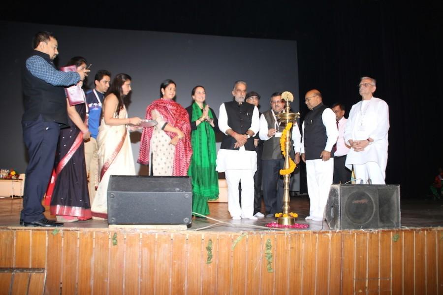 The Chief Guest of the festival was the Union Minister for Ministry of Social Justice and Empowerment Shri Thaawarchand Gehlot. Also present were Minister of State Shri Krishan Pal Gurjar and Shri Lov Verma Secretary, Awanish K. Awasthi, JS, Ministry of Social Justice and Empowerment, Dept. of Empowerment of Persons with Disabilities. 1st International Film Festival for Persons with Disabilities,1st International Film Festival,Meghna Gulzar,Sanjana Kapoor,Mahesh Limaye,Salman Khan,Bajrangi Bhaijaan,Gulzar Saab