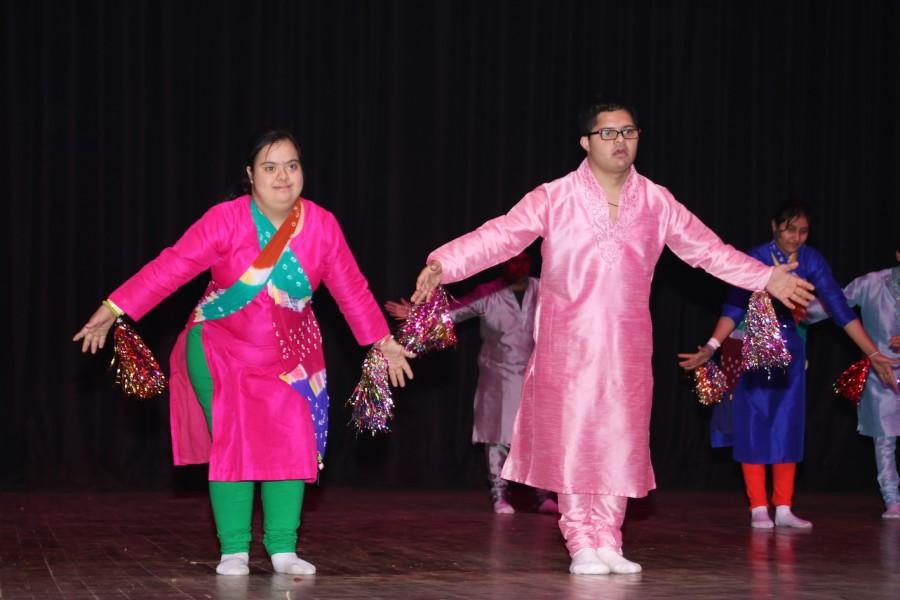 The Chief Guest of the festival was the Union Minister for Ministry of Social Justice and Empowerment Shri Thaawarchand Gehlot. Also present were Minister of State Shri Krishan Pal Gurjar and Shri Lov Verma Secretary, Awanish K. Awasthi, JS, Ministry of Social Justice and Empowerment, Dept. of Empowerment of Persons with Disabilities. 1st International Film Festival for Persons with Disabilities,1st International Film Festival,Meghna Gulzar,Sanjana Kapoor,Mahesh Limaye,Salman Khan,Bajrangi Bhaijaan,Gulzar Saab