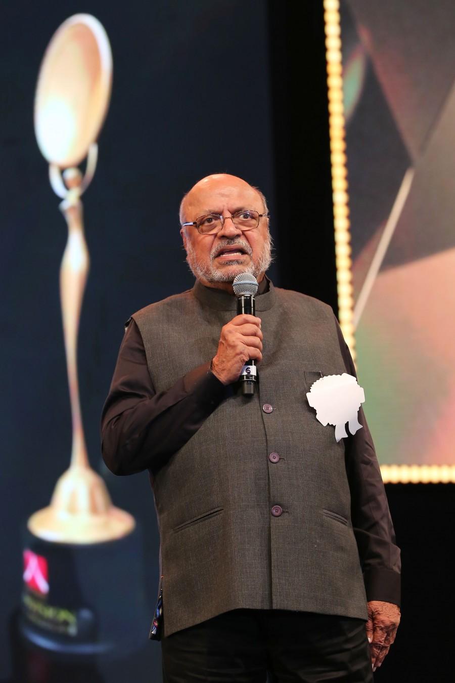 The 10th edition of the prestigious Asiavision movie awards function has begun at Al Sharjah Cricket Stadium on 2 December. Asiavision Awards,asiavision awards 2015,Asiavision Movie Awards 2015 photos,asiavision winners photos,jackie Shroff,imran khan at Asiavision