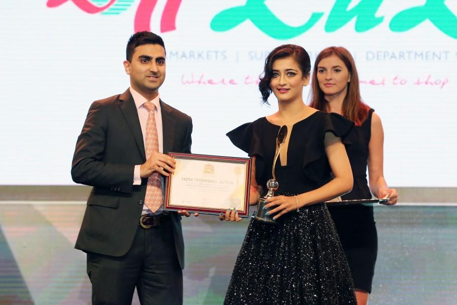 The 10th edition of the prestigious Asiavision movie awards function has begun at Al Sharjah Cricket Stadium on 2 December. Asiavision Awards,asiavision awards 2015,Asiavision Movie Awards 2015 photos,asiavision winners photos,jackie Shroff,imran khan at Asiavision