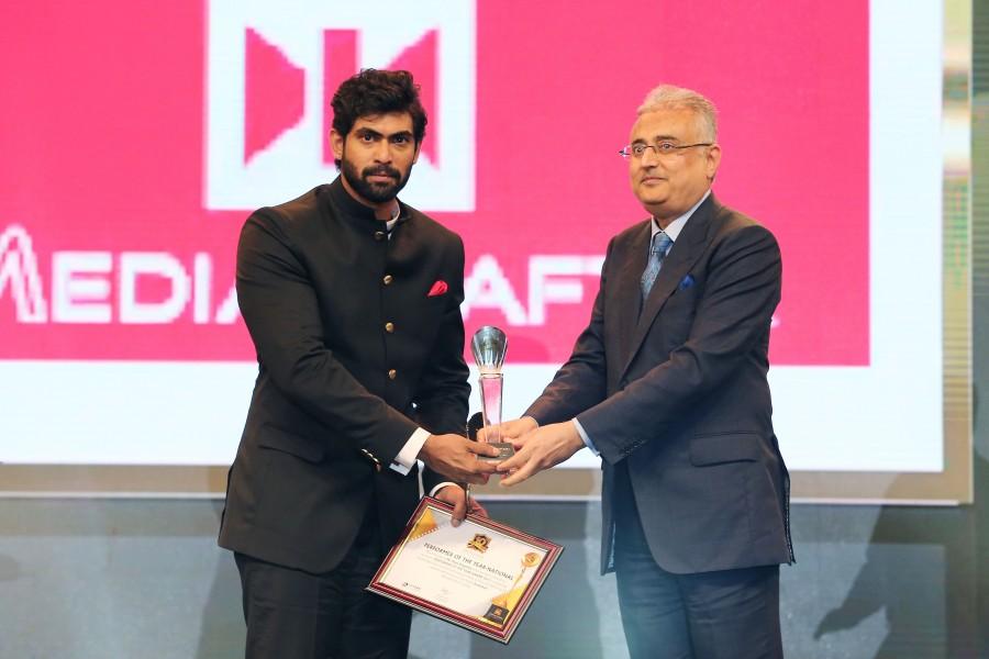 The 10th edition of the prestigious Asiavision movie awards function has begun at Al Sharjah Cricket Stadium on 2 December. Asiavision Awards,asiavision awards 2015,Asiavision Movie Awards 2015 photos,asiavision winners photos,jackie Shroff,imran khan at Asiavision