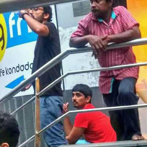 With Tamil Nadu reeling under the worst floods to hit the state in a century and with rescue operations getting underway, actors Siddharth and RJ Balaji, popular among Tamil audiences, turned out to help the people. Siddharth,RJ Balaji,Siddharth,RJ Balaji,Siddharth and RJ Balaji,Chennai floods,Chennai Rains,Chennai rescue
